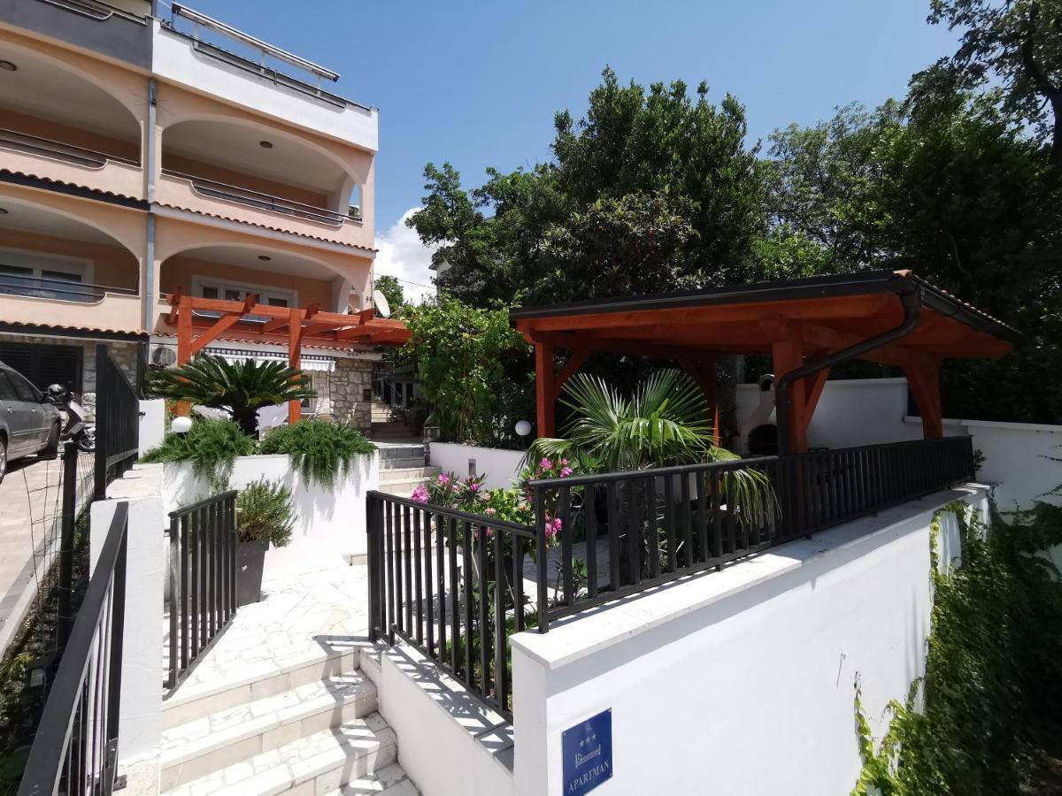 Apartment Bruno Crikvenica Exterior foto